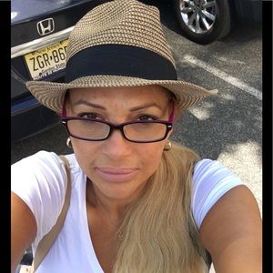 Meet your Posher, Veronica